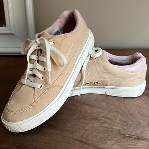 Women’s Nike Sneakers